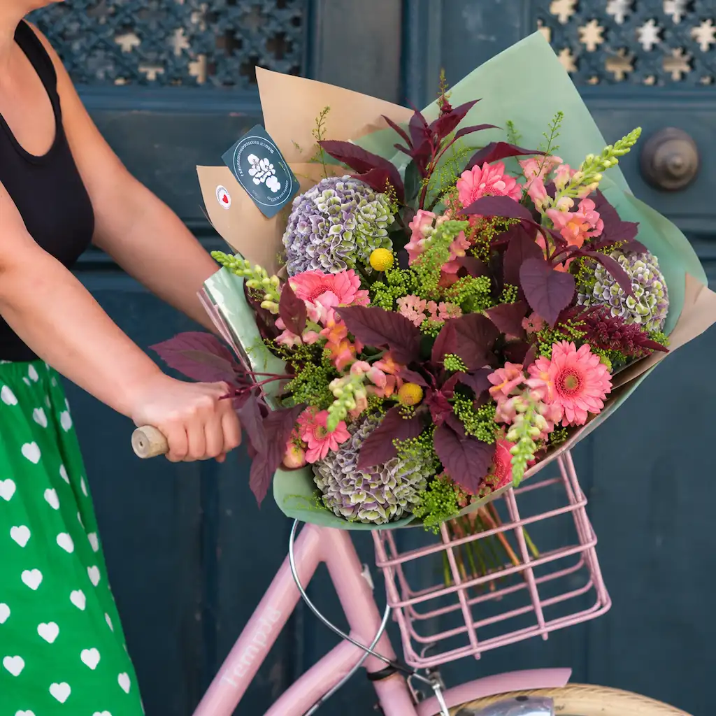 Bouquet de fleurs livré à vélo par La Petite Marchande de Fleurs à Strasbourg